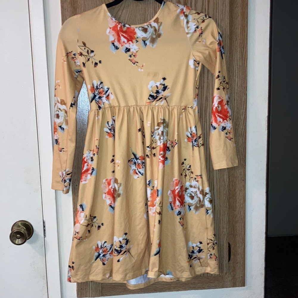 Floral mustard Spring dress 👗 with hidden pockets